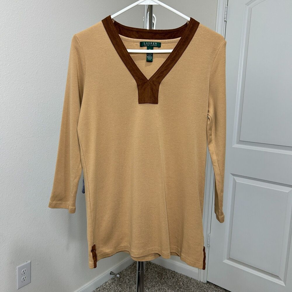Lauren Ralph Lauren V Neck Top M Beige Suede Trim Cotton Quiet Luxury Old Money